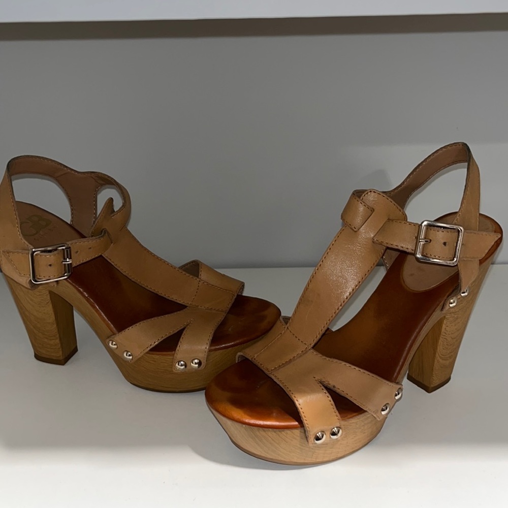 Gianna Bini Retro Sandals